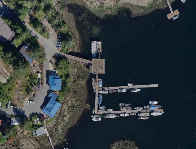 Image aérienne Egmont, port pour petits bateaux (Colombie-Britannique)